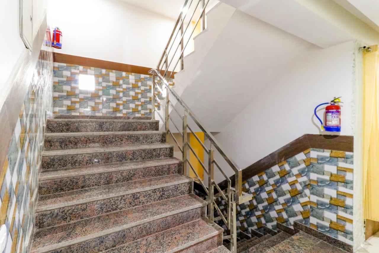 Hotel Belwood Suites - Near New Delhi Airport Екстер'єр фото