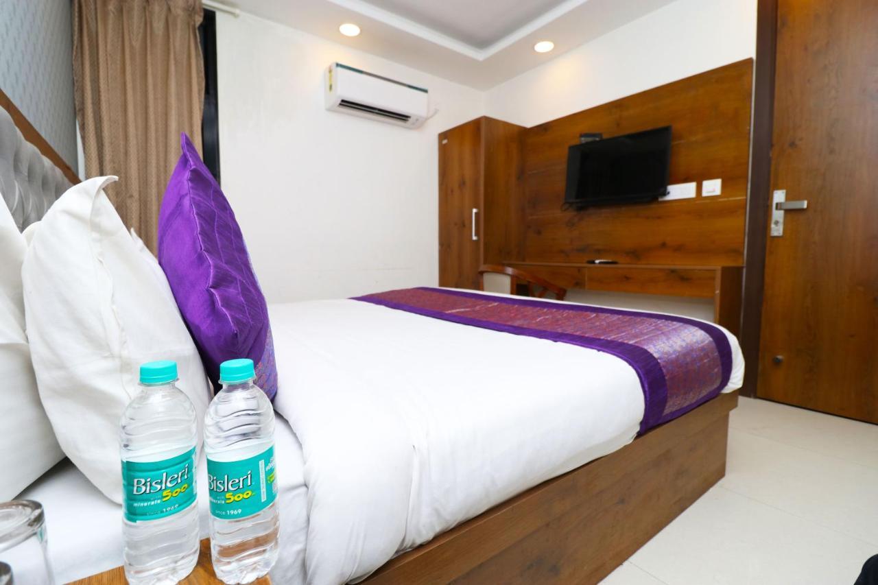 Hotel Belwood Suites - Near New Delhi Airport Екстер'єр фото