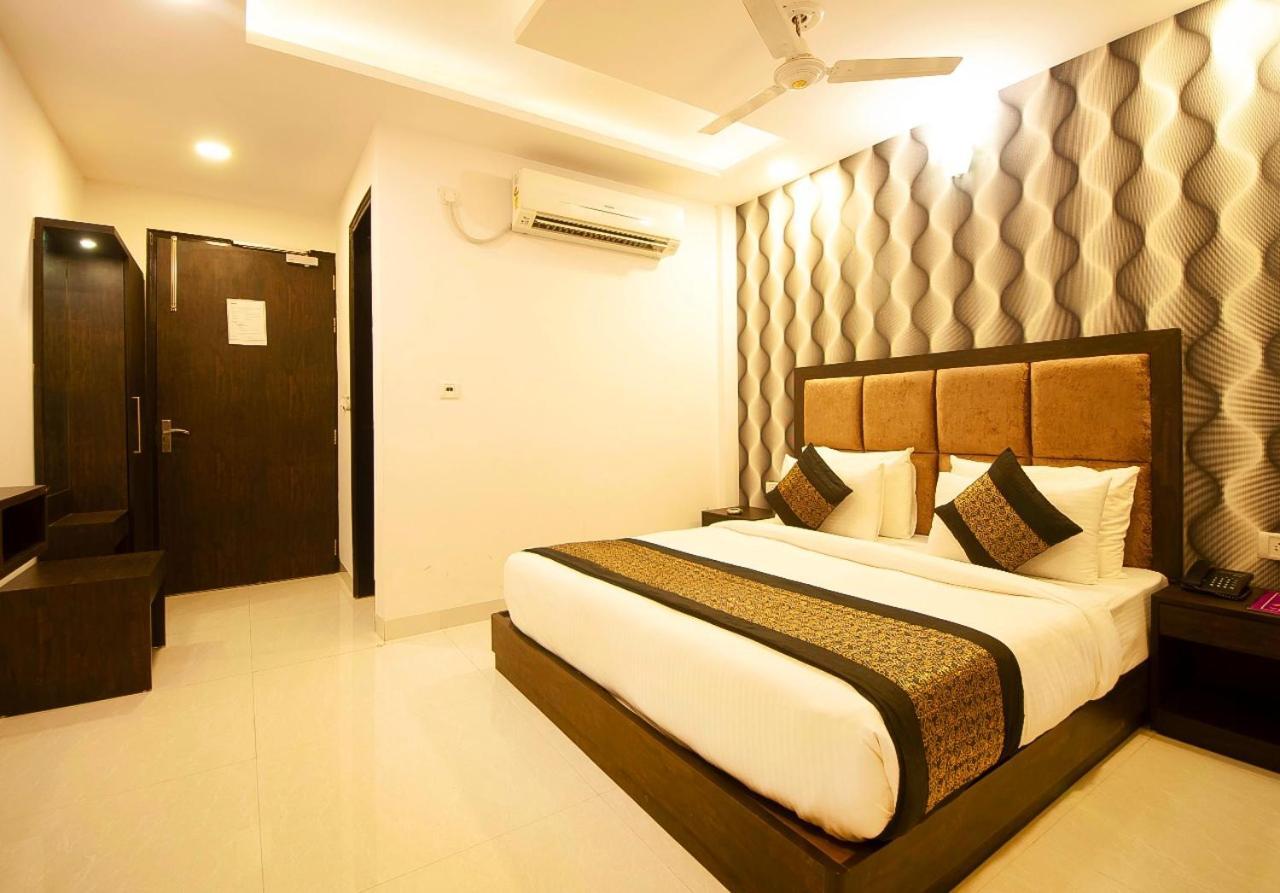 Hotel Belwood Suites - Near New Delhi Airport Екстер'єр фото